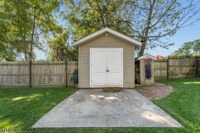 136 Powderhorn Dr, Lopatcong Twp., NJ 08865