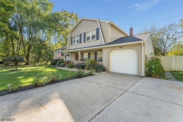 136 Powderhorn Dr, Lopatcong Twp., NJ 08865