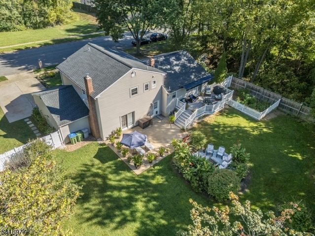 136 Powderhorn Dr, Lopatcong Twp., NJ 08865