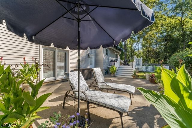 136 Powderhorn Dr, Lopatcong Twp., NJ 08865