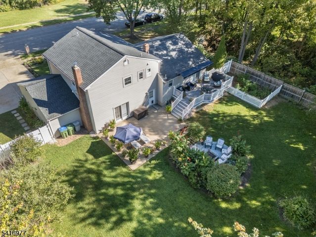 136 Powderhorn Dr, Lopatcong Twp., NJ 08865