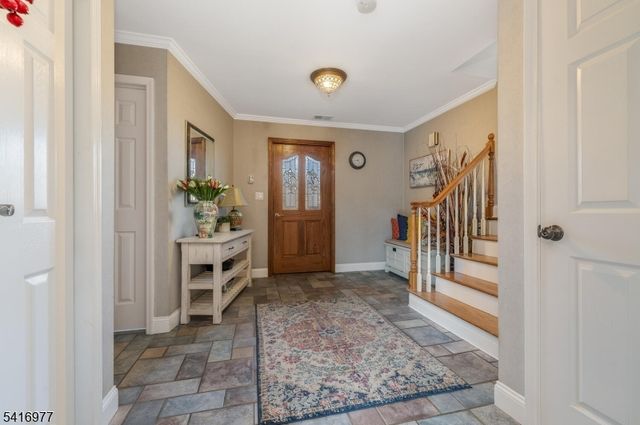 136 Powderhorn Dr, Lopatcong Twp., NJ 08865