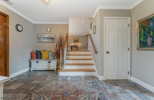 136 Powderhorn Dr, Lopatcong Twp., NJ 08865