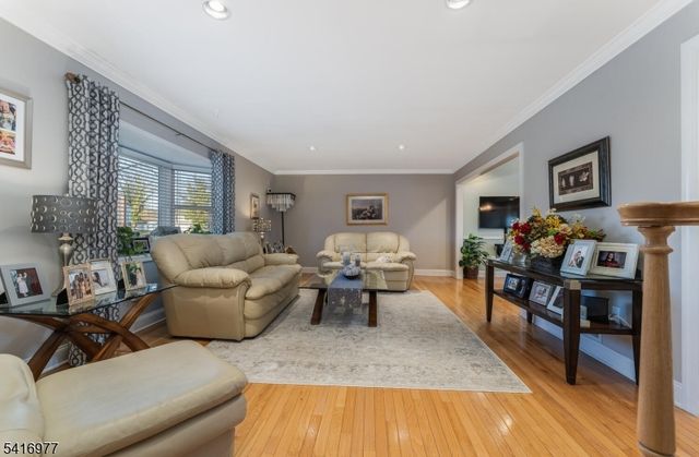 136 Powderhorn Dr, Lopatcong Twp., NJ 08865