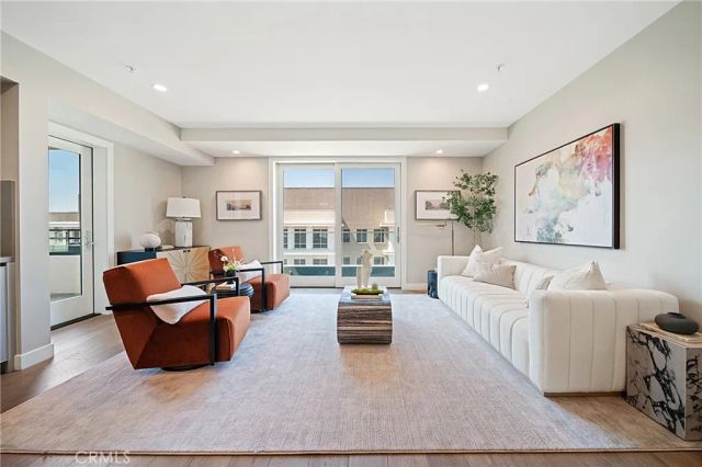 39 S Los Robles Avenue 6010, Pasadena, CA 91101