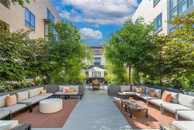 39 S Los Robles Avenue 6010, Pasadena, CA 91101