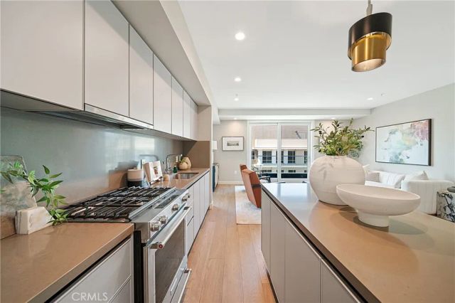 39 S Los Robles Avenue 6010, Pasadena, CA 91101