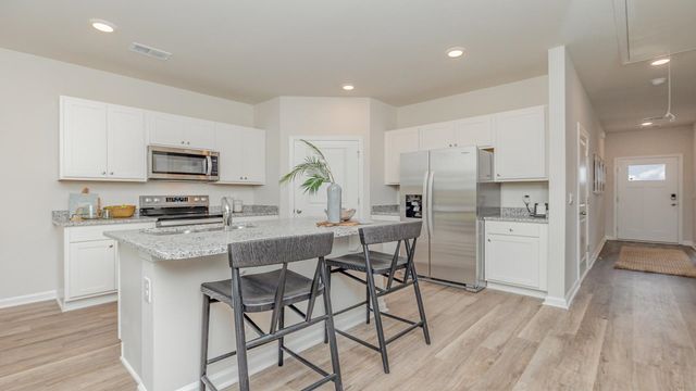 3876 Bingley St., Ash, NC 28420