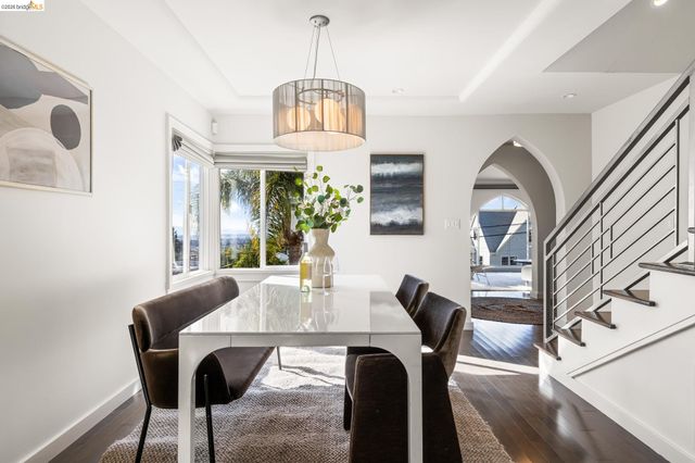 4452 Davenport Ave, Oakland, CA 94619