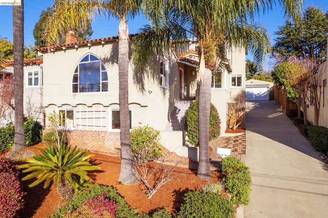 4452 Davenport Ave, Oakland, CA 94619