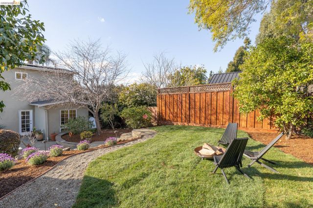 4452 Davenport Ave, Oakland, CA 94619