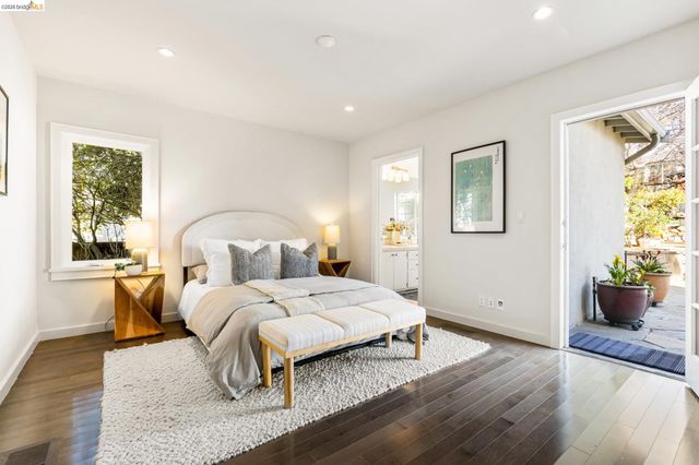 4452 Davenport Ave, Oakland, CA 94619