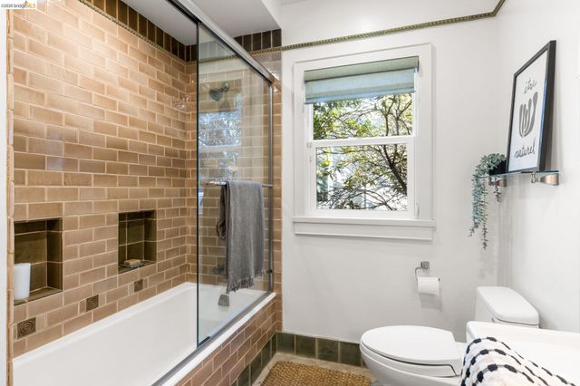 4452 Davenport Ave, Oakland, CA 94619