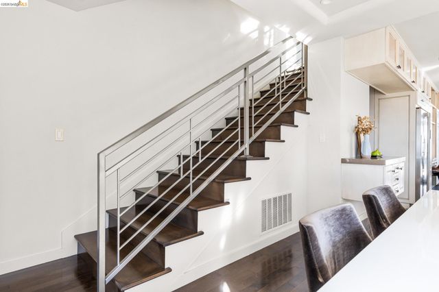 4452 Davenport Ave, Oakland, CA 94619