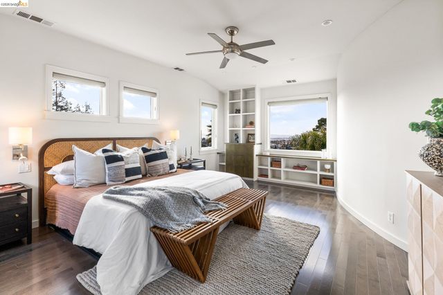 4452 Davenport Ave, Oakland, CA 94619