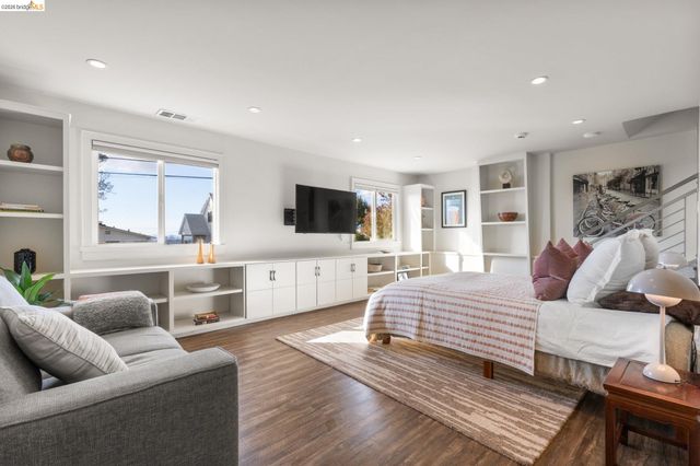 4452 Davenport Ave, Oakland, CA 94619