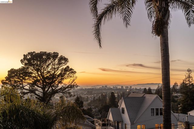 4452 Davenport Ave, Oakland, CA 94619