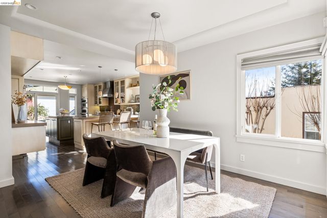 4452 Davenport Ave, Oakland, CA 94619