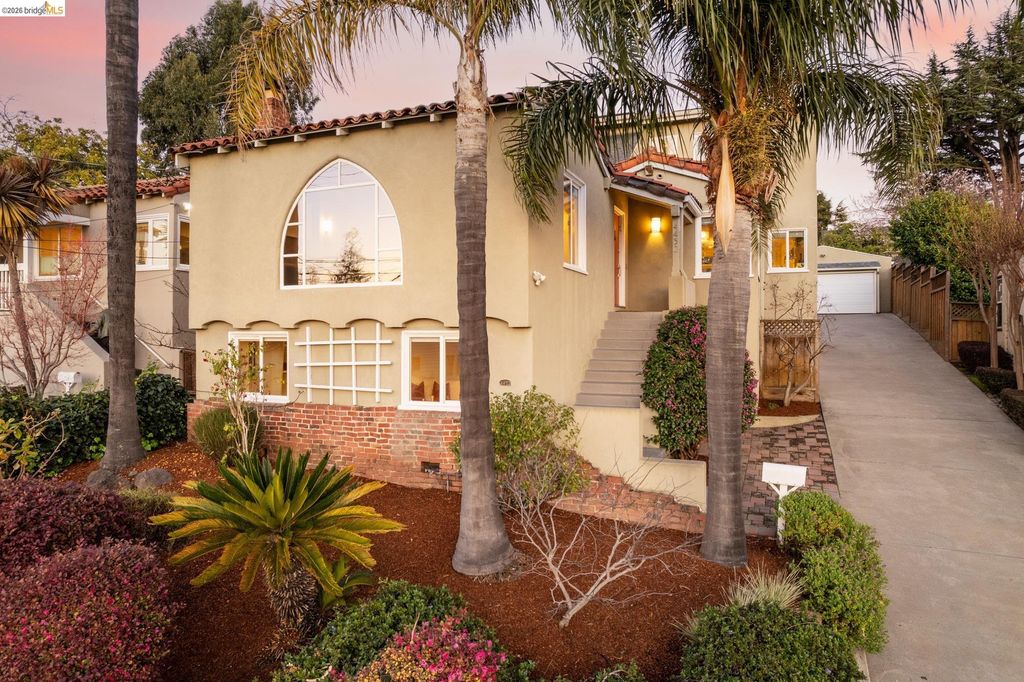 4452 Davenport Ave, Oakland, CA 94619
