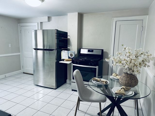 31 Aldrich Rd 1, Watertown, MA 02472