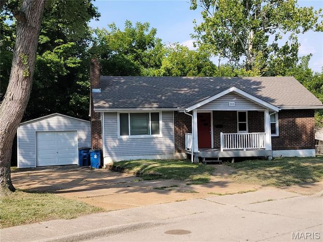 203 Saint Louis Avenue, St Louis, MO 63135
