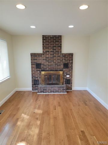 203 Saint Louis Avenue, St Louis, MO 63135