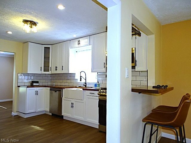 1010 Crestline Drive, Akron, OH 44312