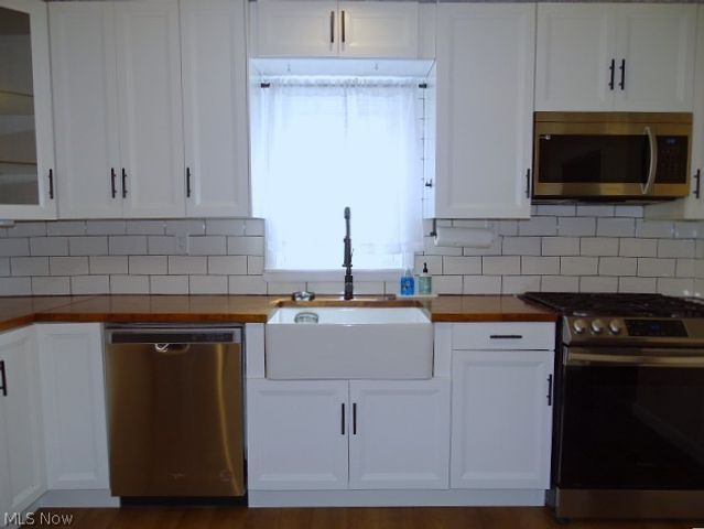 1010 Crestline Drive, Akron, OH 44312