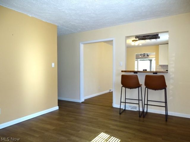 1010 Crestline Drive, Akron, OH 44312