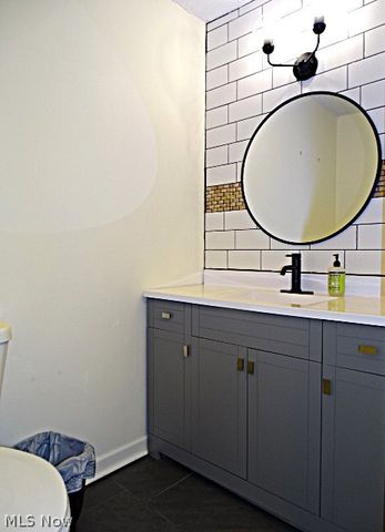 1010 Crestline Drive, Akron, OH 44312