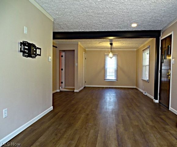 1010 Crestline Drive, Akron, OH 44312