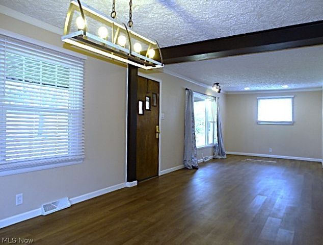 1010 Crestline Drive, Akron, OH 44312