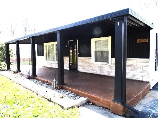 1010 Crestline Drive, Akron, OH 44312