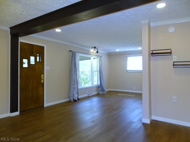 1010 Crestline Drive, Akron, OH 44312