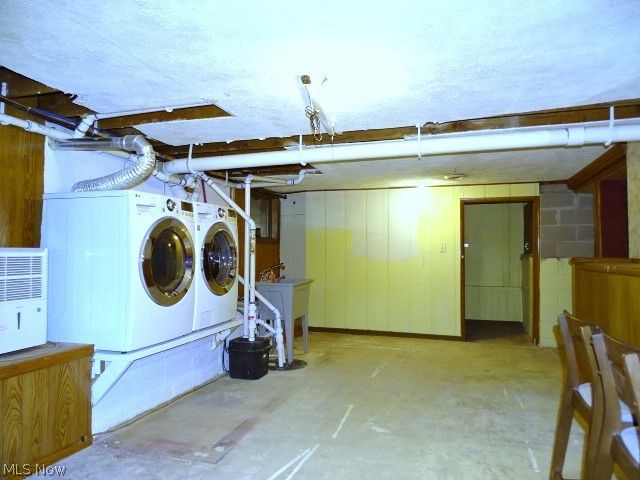 1010 Crestline Drive, Akron, OH 44312