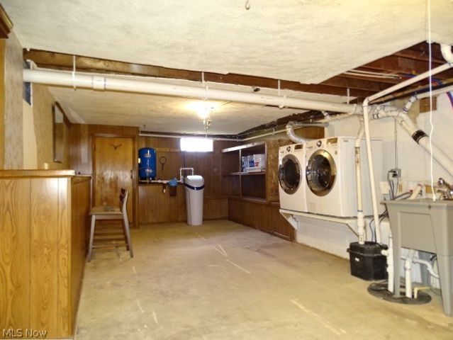 1010 Crestline Drive, Akron, OH 44312