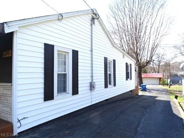 1010 Crestline Drive, Akron, OH 44312