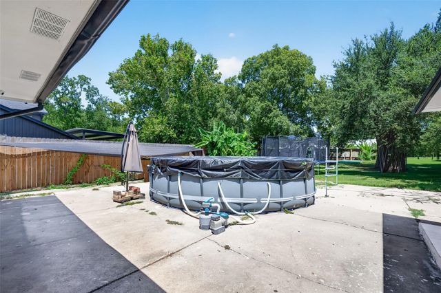 104 Burgundy Lane, League City, TX 77573
