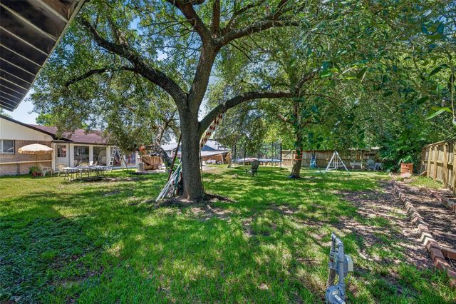 104 Burgundy Lane, League City, TX 77573