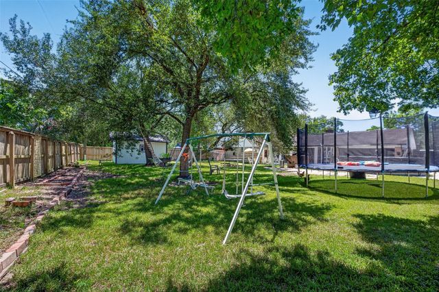 104 Burgundy Lane, League City, TX 77573