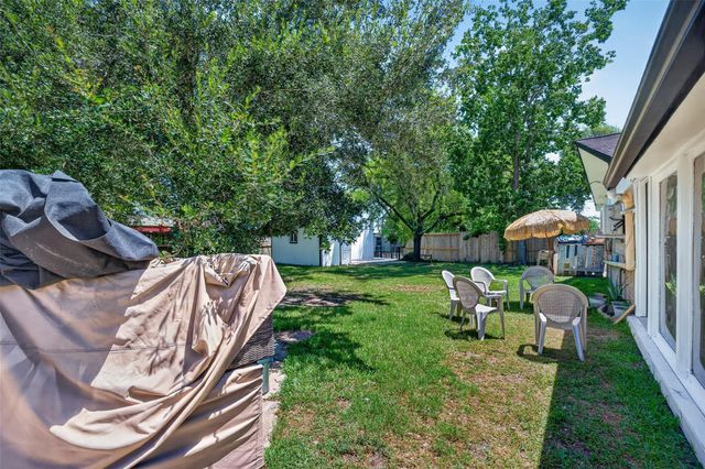 104 Burgundy Lane, League City, TX 77573