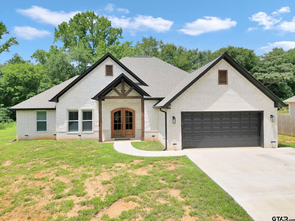 518 Johnson Rd., Winona, TX 75792