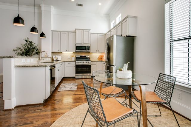 2123 Diversey Street, Dallas, TX 75201