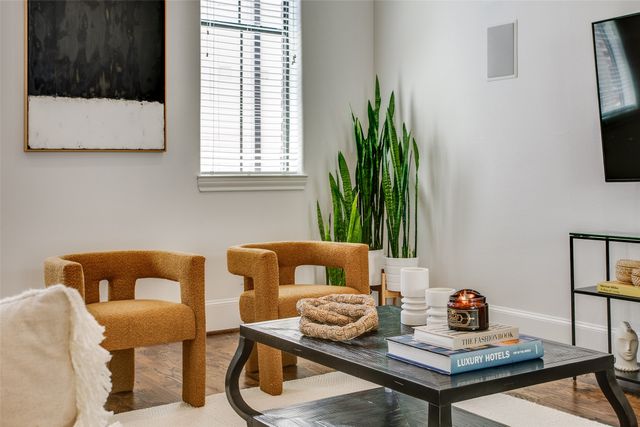 2123 Diversey Street, Dallas, TX 75201