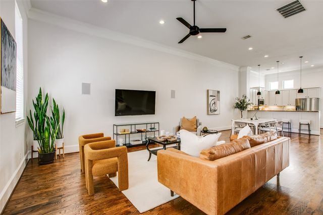 2123 Diversey Street, Dallas, TX 75201