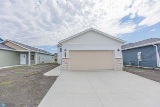 6747 66th Avenue S, Horace, ND 58047