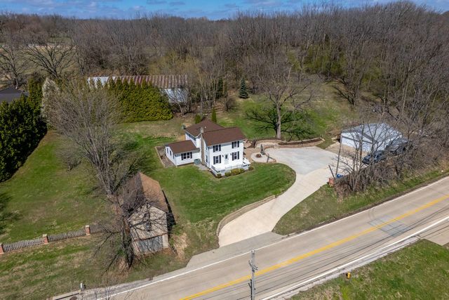 6400 Valley Drive, Bettendorf, IA 52722