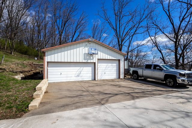 6400 Valley Drive, Bettendorf, IA 52722