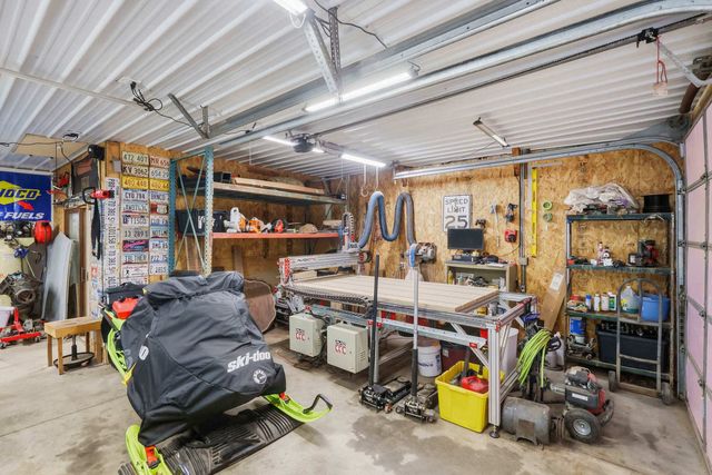 6400 Valley Drive, Bettendorf, IA 52722