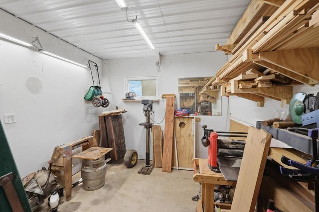 6400 Valley Drive, Bettendorf, IA 52722